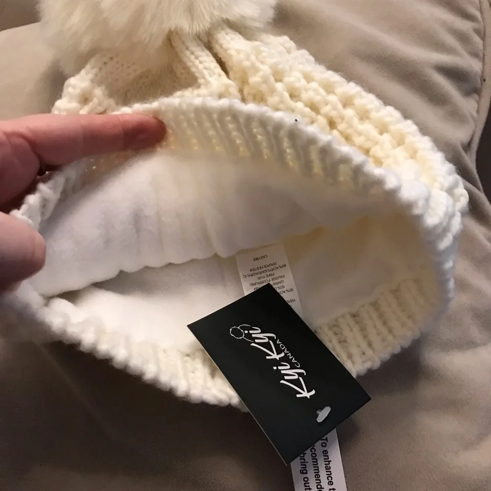 Kyi Kyi hat